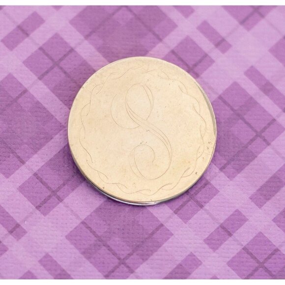 Vintage Minimalist Letter S Light Gold Tone Circular Brooch - V3 - Picture 1 of 3